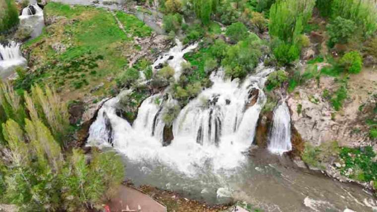 muradiye-selalesi-nerede-nasil-gidilir-muradiye-selalesi-hangi-sehirde